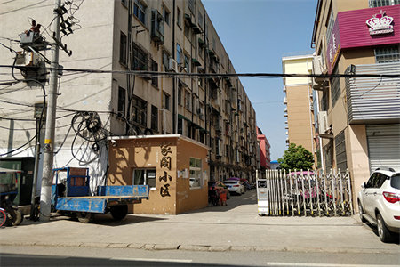 泰安老街爱琴海世茂五岳风华3室2厅1卫105m2毛坯房